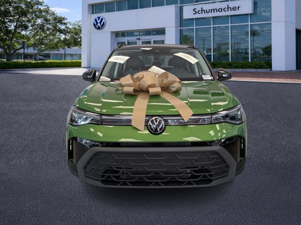 New 2026 Volkswagen Taos 1.5T SE Black SUV