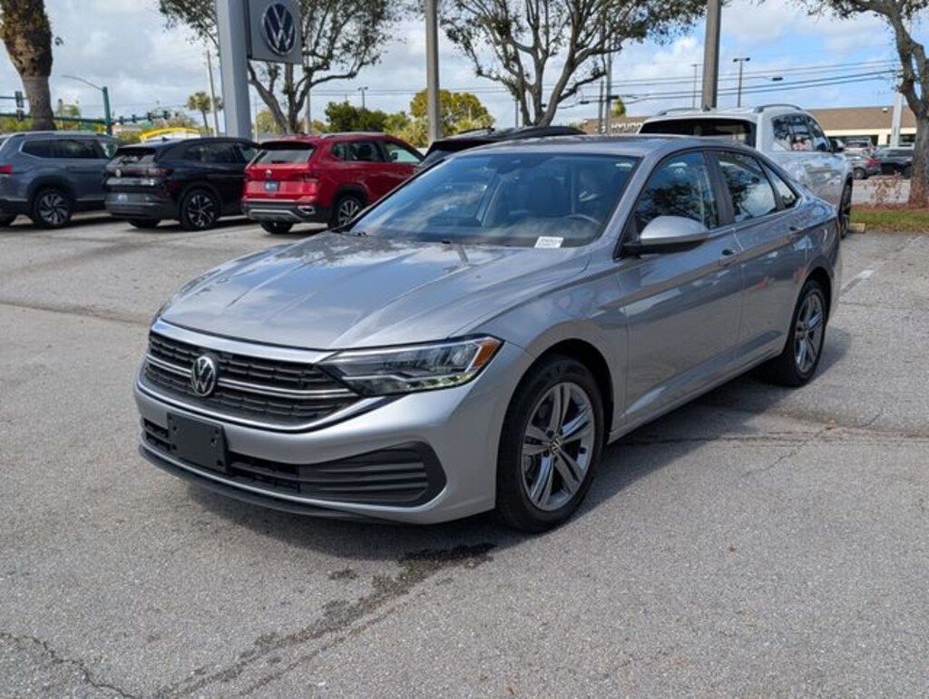 Certified 2024 Volkswagen Jetta 1.5T SE Sedan
