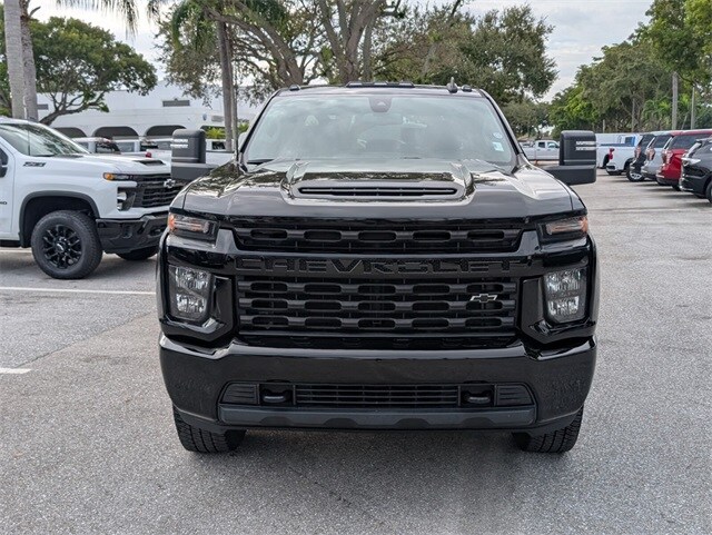2021 Chevrolet Silverado 2500HD Custom photo 2