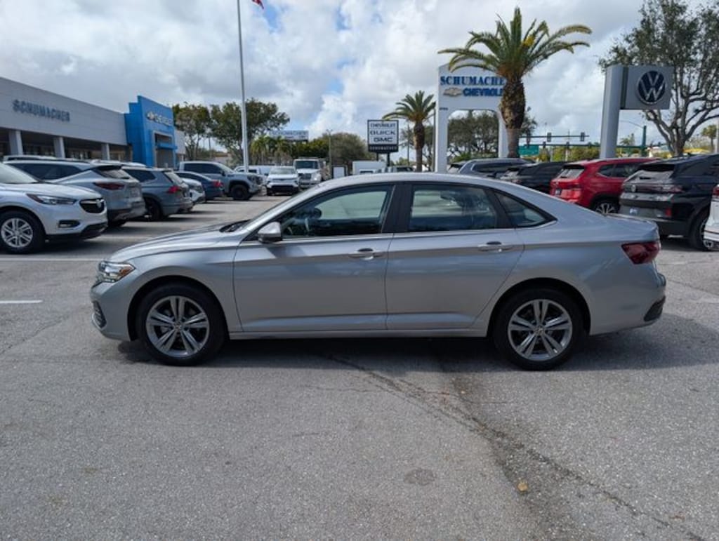 Certified 2024 Volkswagen Jetta 1.5T SE Sedan