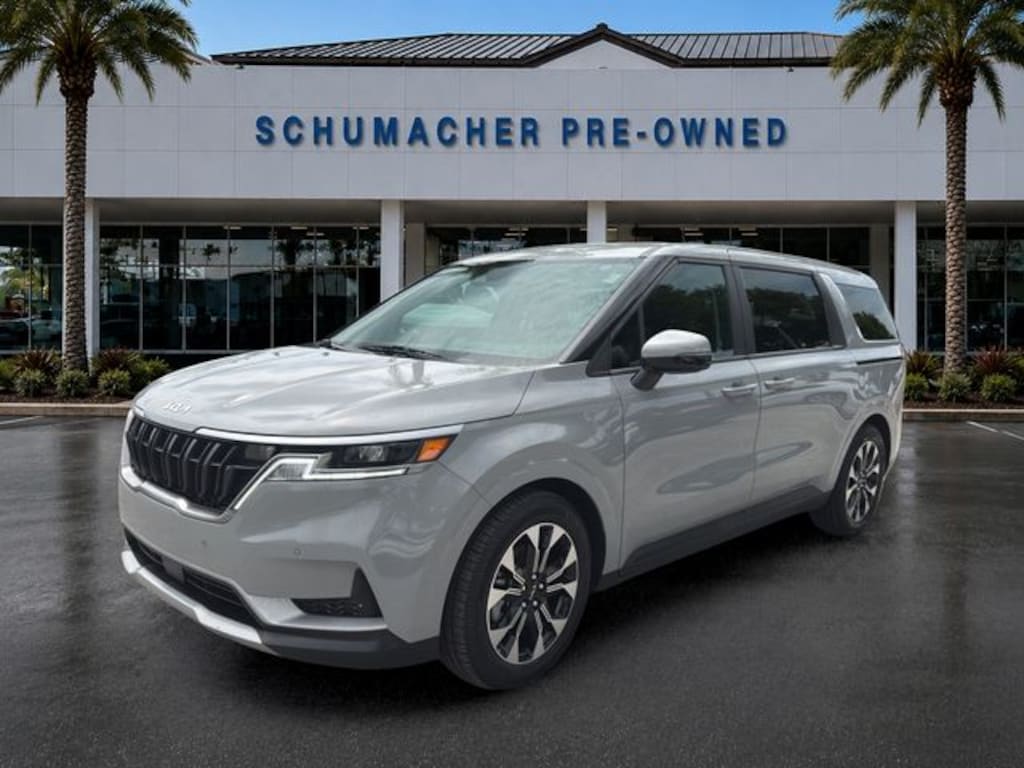 Used 2024 Kia Carnival EX MPV