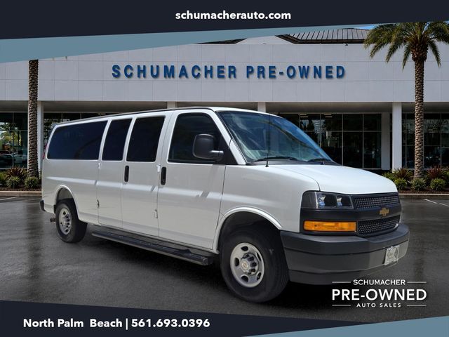 2025 Chevrolet Express 3500 LS Extended's photo