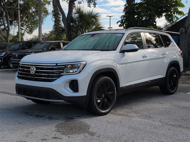 2026 Volkswagen Atlas SE Technology photo 3