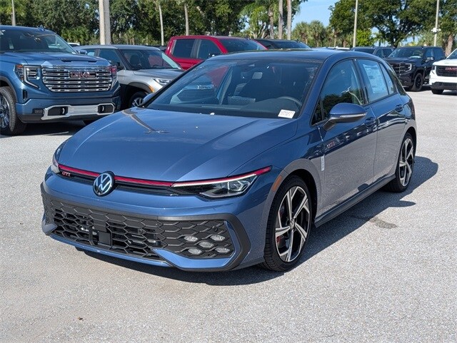 2025 Volkswagen Golf GTI SE photo 3