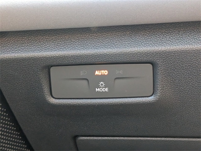 2026 Volkswagen Tiguan SE R-Line Black photo 2