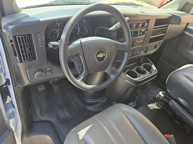 2025 Chevrolet Express Passenger LS - Photo 10