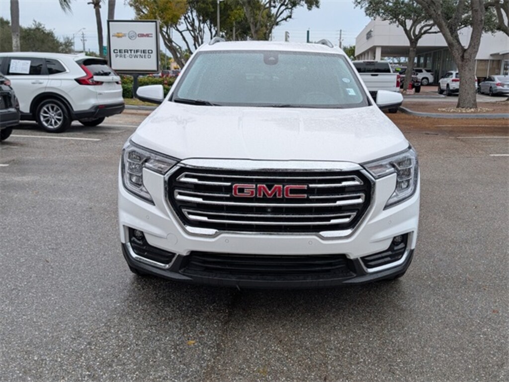 Used 2024 GMC Terrain SLT SUV