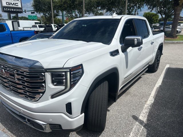 2023 GMC Sierra 4WD Crew Cab Short Box Denali's photo