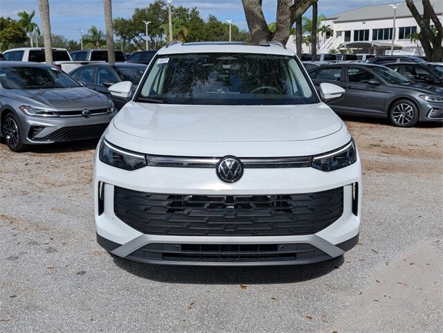 2026 Volkswagen Tiguan SE photo 2