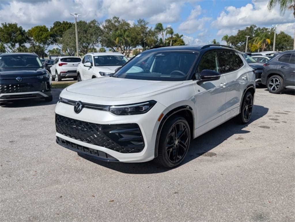 New 2026 Volkswagen Tiguan 2.0T SE R-Line Black SUV