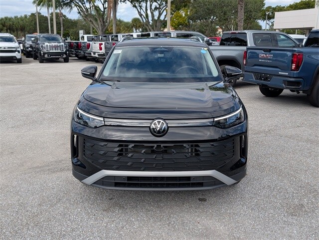 2026 Volkswagen Tiguan SE photo 2