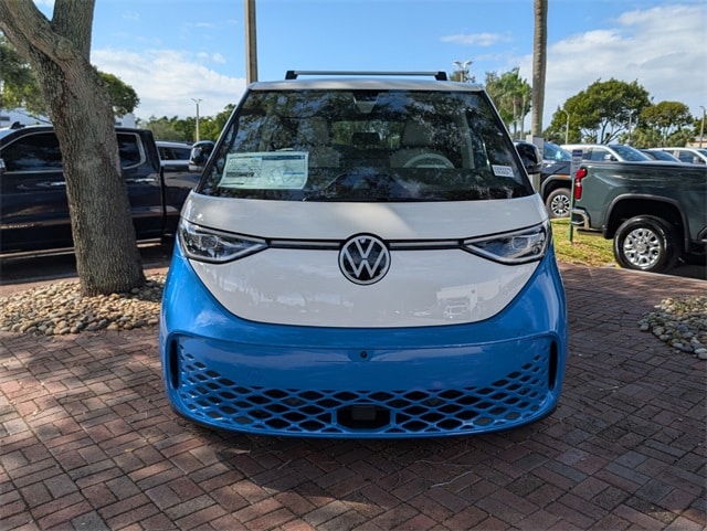 2025 Volkswagen ID. Buzz Pro Plus photo 3