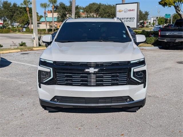 2025 Chevrolet Suburban High Country photo 2