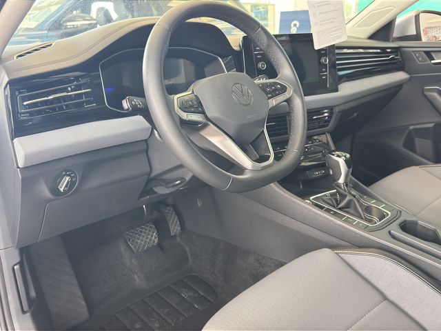 2026 Volkswagen Jetta SE - Photo 11