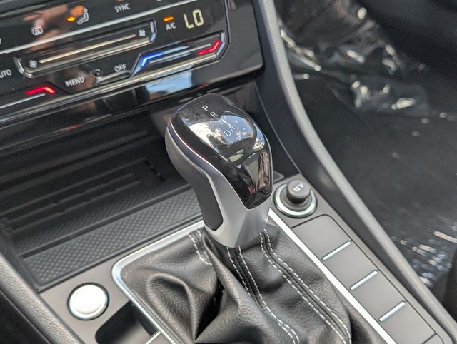 2026 Volkswagen Jetta SE - Photo 16
