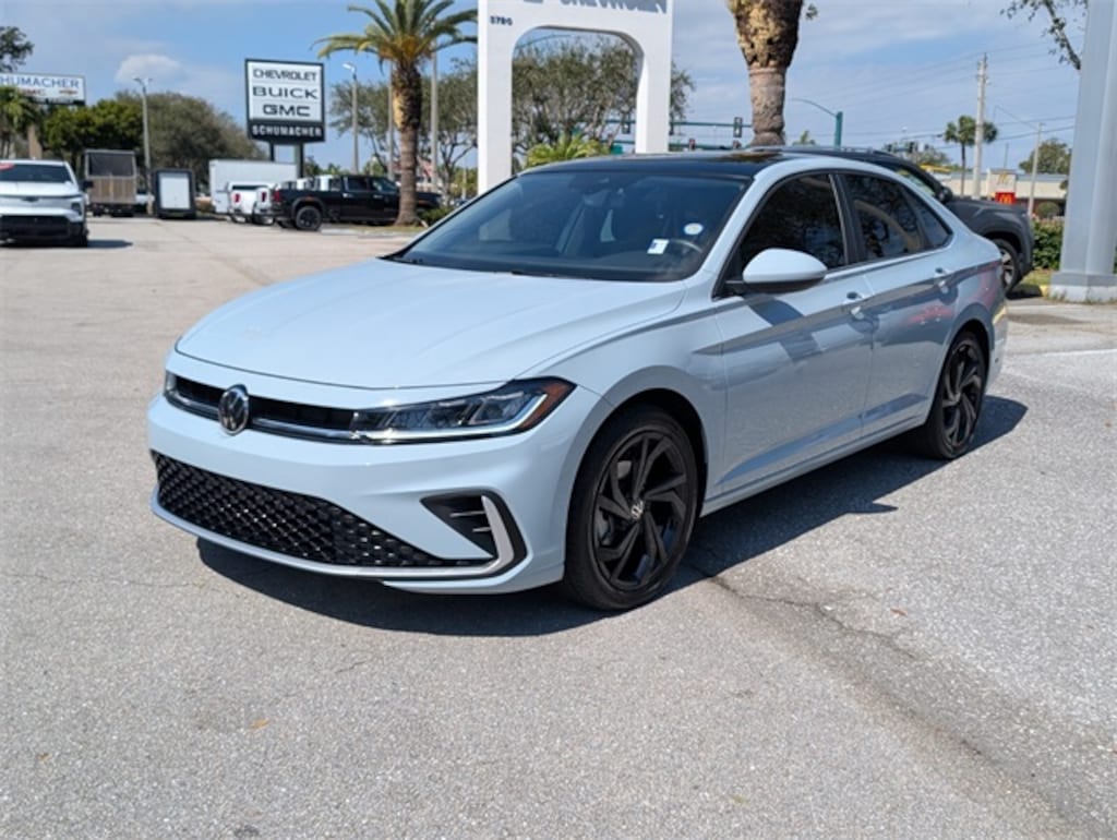 Certified 2025 Volkswagen Jetta 1.5T SE Sedan