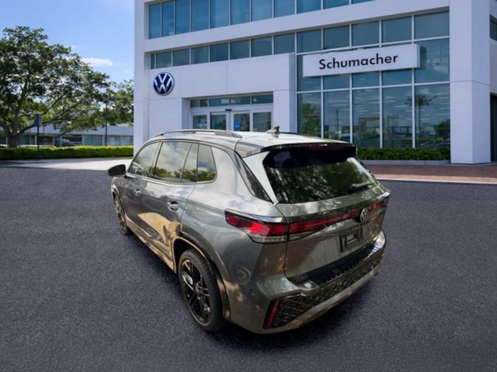 New 2026 Volkswagen Tiguan 2.0T SE R-Line Black SUV