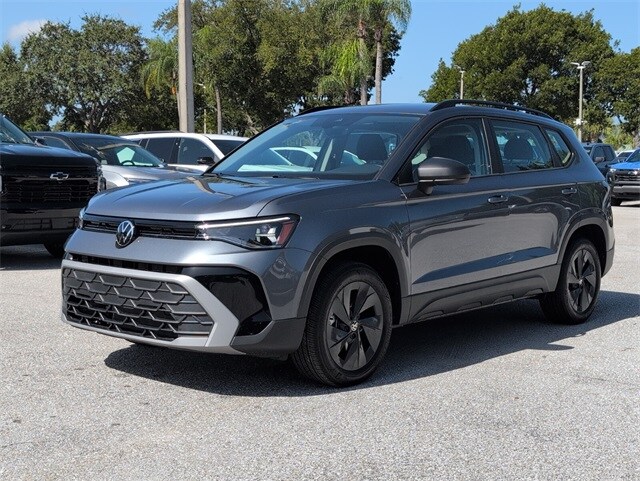 2025 Volkswagen Taos S photo 4