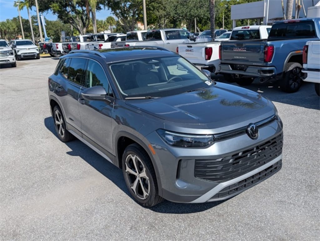 New 2025 Volkswagen Tiguan 2.0T SE SUV