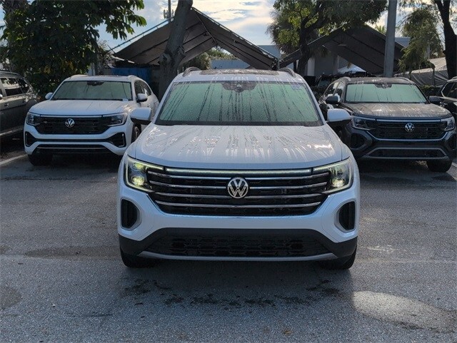 2026 Volkswagen Atlas SE Technology photo 2