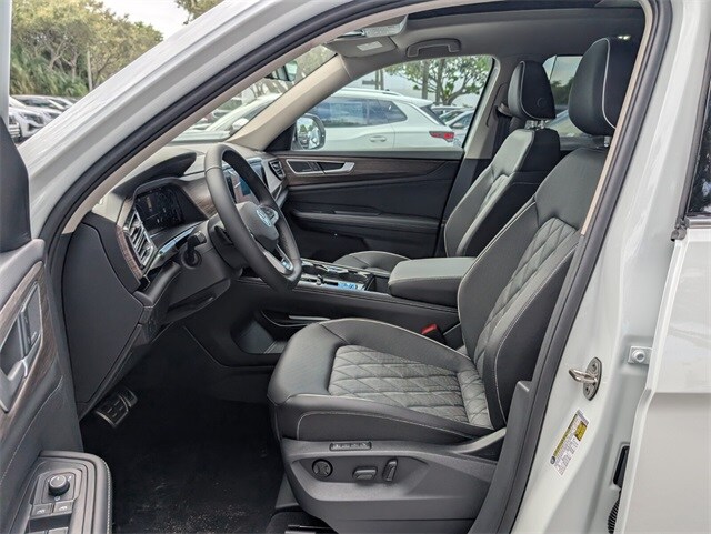 2026 Volkswagen Atlas SEL Premium R-Line photo 4