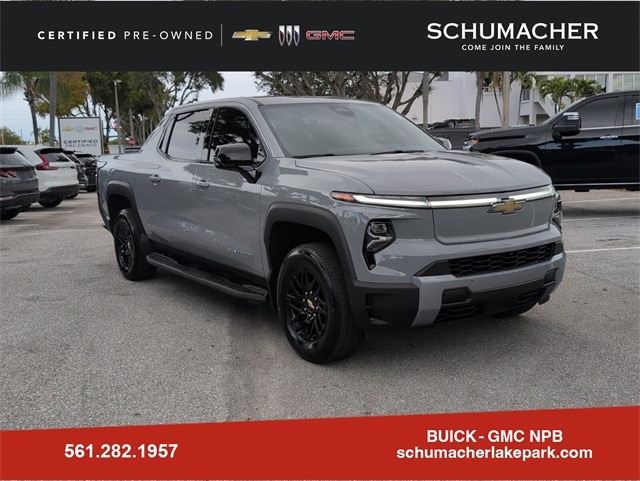 2025 Chevrolet Silverado EV LT's photo