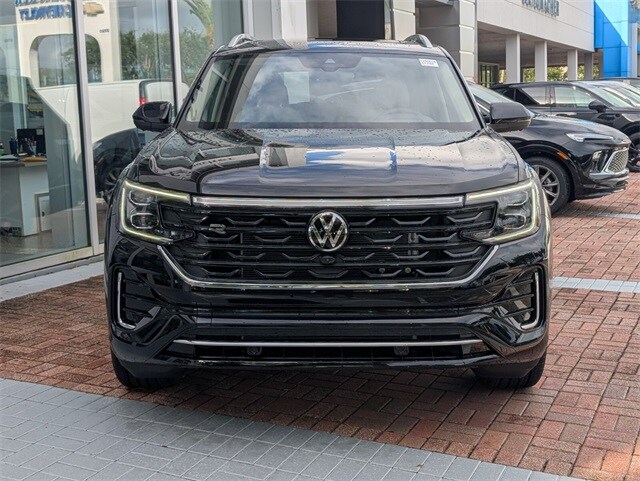 2026 Volkswagen Atlas SEL Premium R-Line photo 3