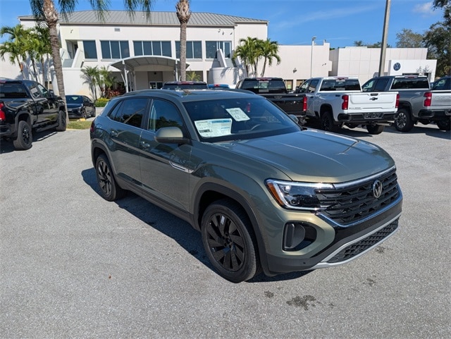 2026 Volkswagen Atlas Cross Sport SE photo 2