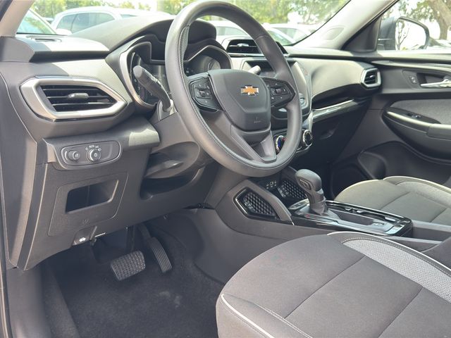 2023 Chevrolet TrailBlazer LS - Photo 13