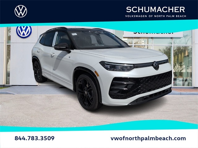 2026 Volkswagen Tiguan SE R-LINE BLACK's photo