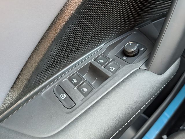 2026 Volkswagen Tiguan SE R-LINE BLACK - Photo 17