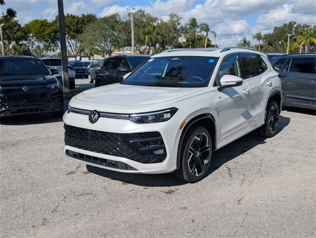 New 2026 Volkswagen Tiguan 2.0T SEL R-Line Turbo SUV