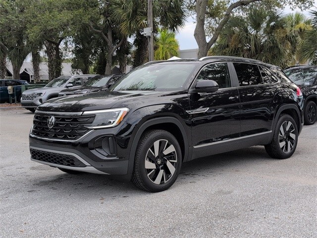 2025 Volkswagen Atlas Cross Sport SEL photo 3