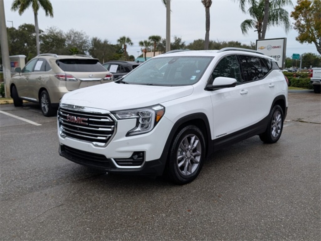 Used 2024 GMC Terrain SLT SUV