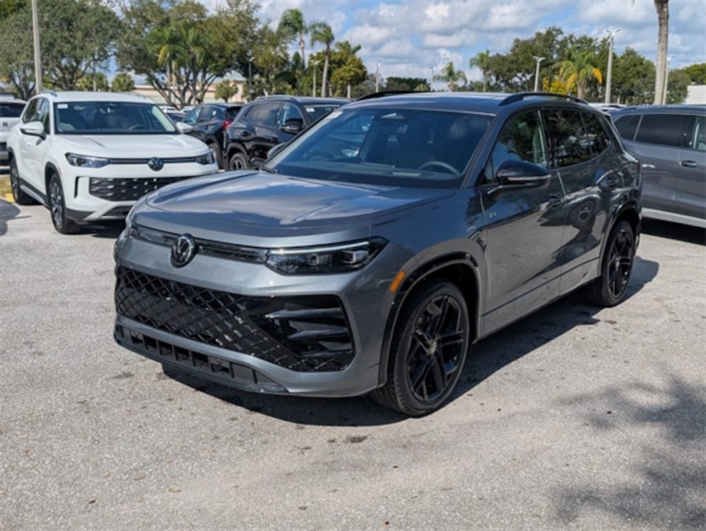 New 2026 Volkswagen Tiguan 2.0T SE R-Line Black SUV