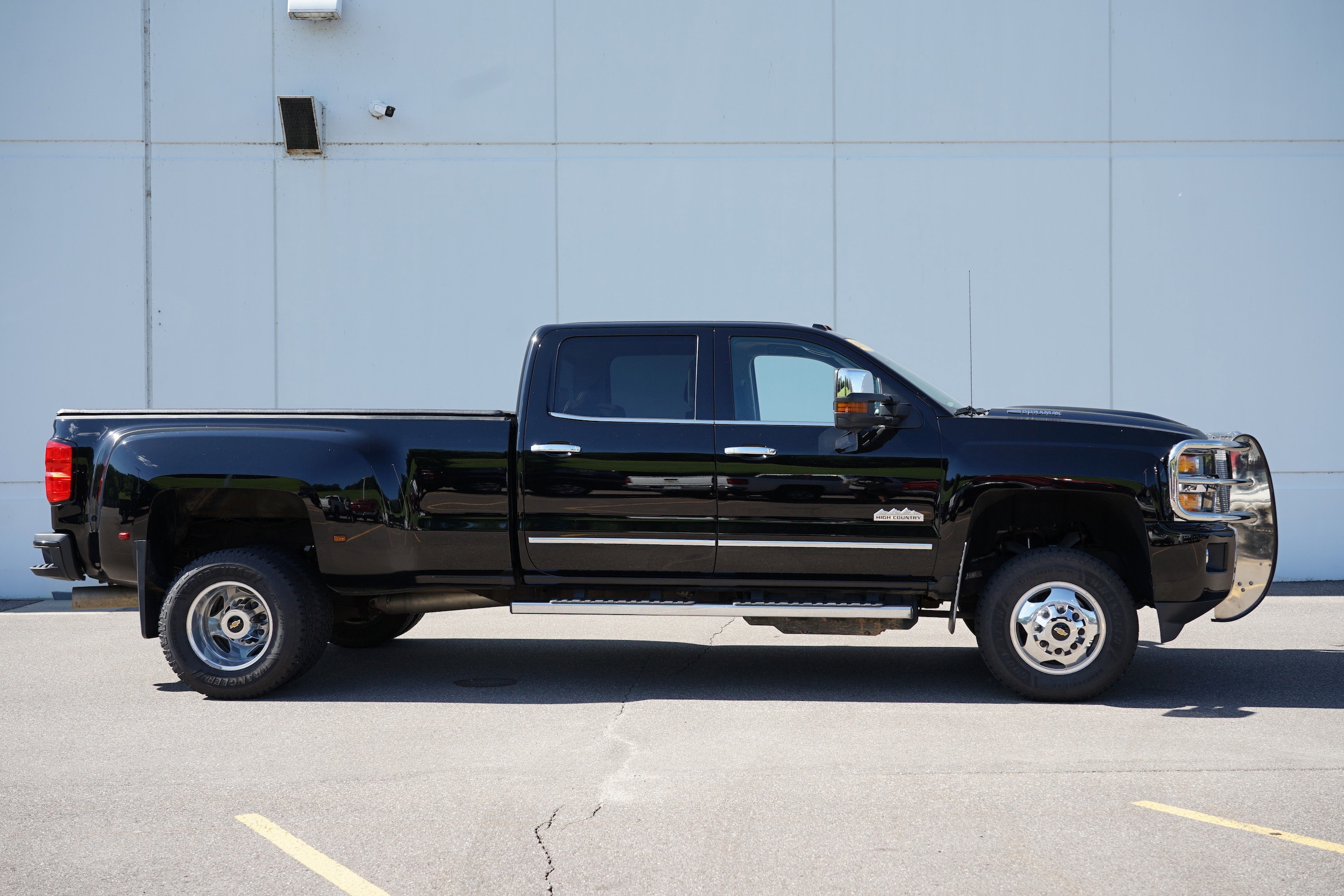 Used 2017 Chevrolet Silverado 3500HD High Country with VIN 1GC4K1EY2HF162060 for sale in Cold Spring, Minnesota