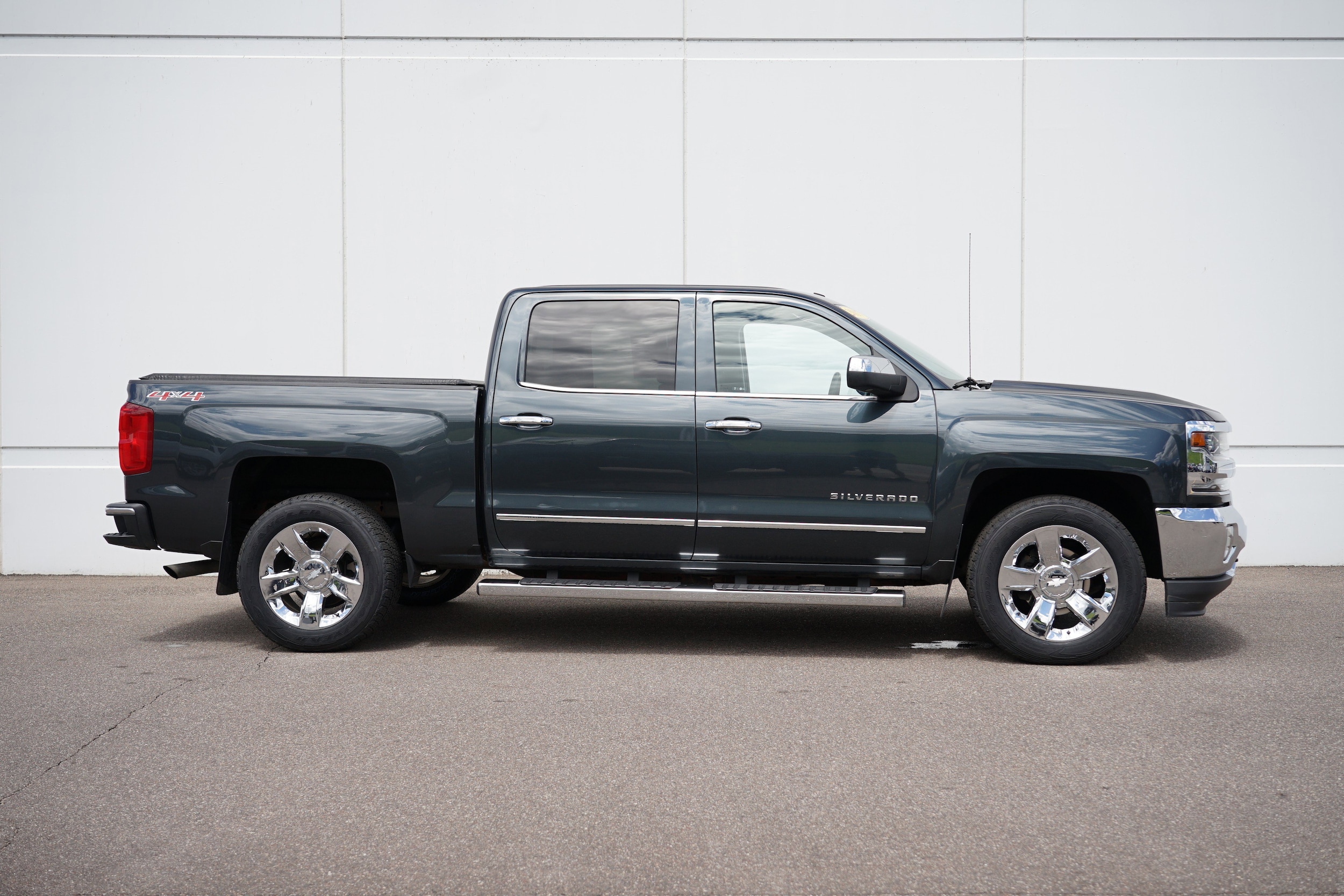 Used 2017 Chevrolet Silverado 1500 LTZ with VIN 3GCUKSEJ7HG222342 for sale in Cold Spring, Minnesota