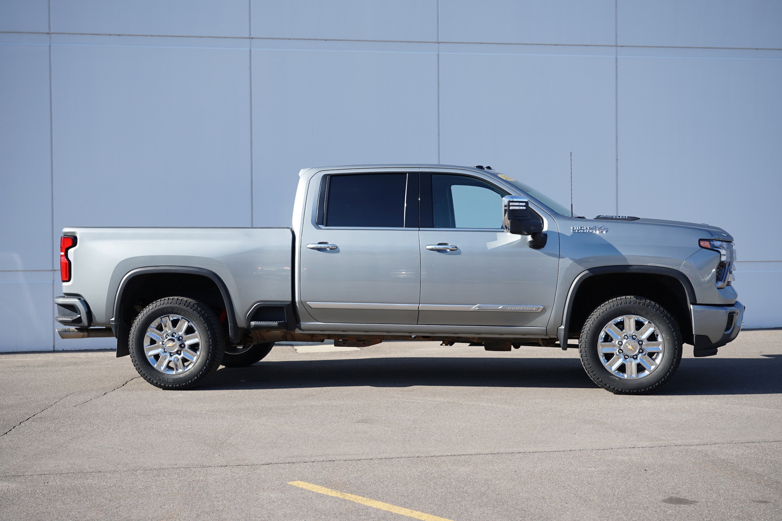 Used 2024 Chevrolet Silverado 3500HD High Country with VIN 2GC4YVE73R1113214 for sale in Cold Spring, Minnesota
