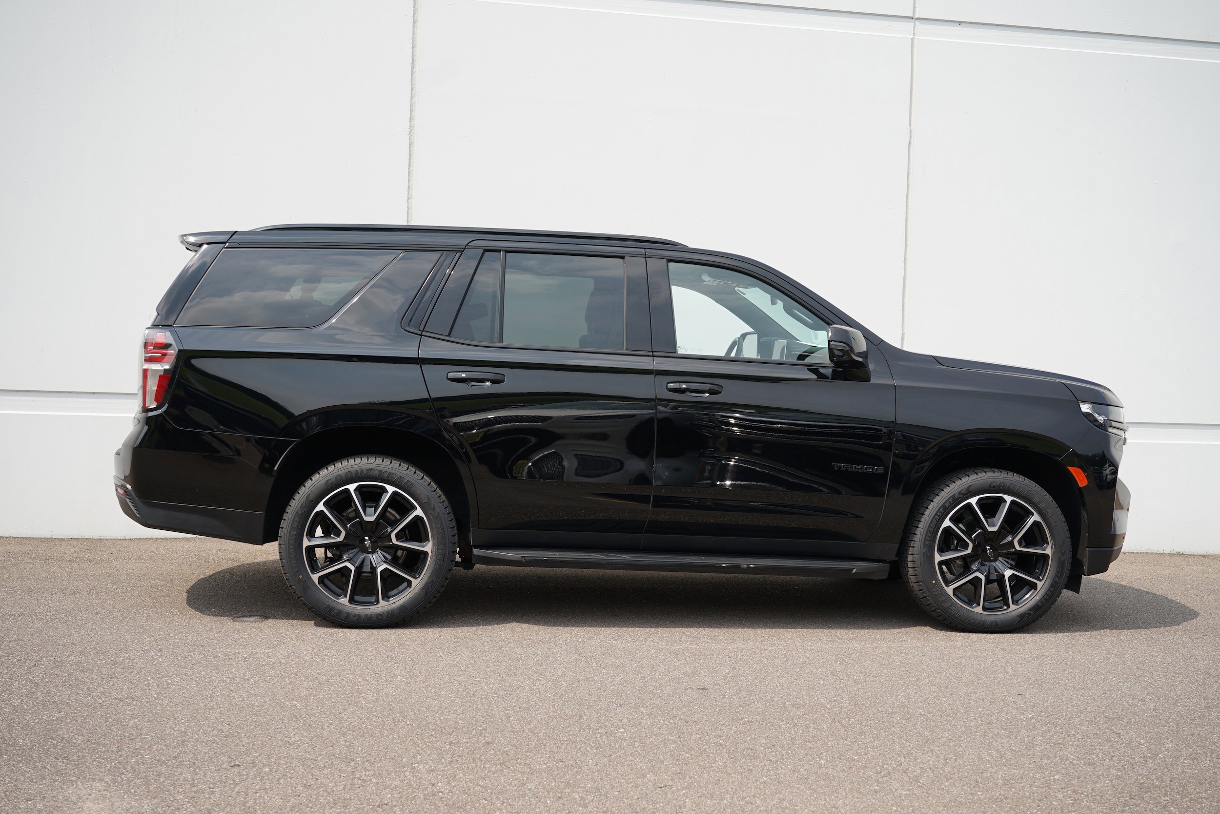 Used 2021 Chevrolet Tahoe RST with VIN 1GNSKRKD3MR342929 for sale in Cold Spring, Minnesota