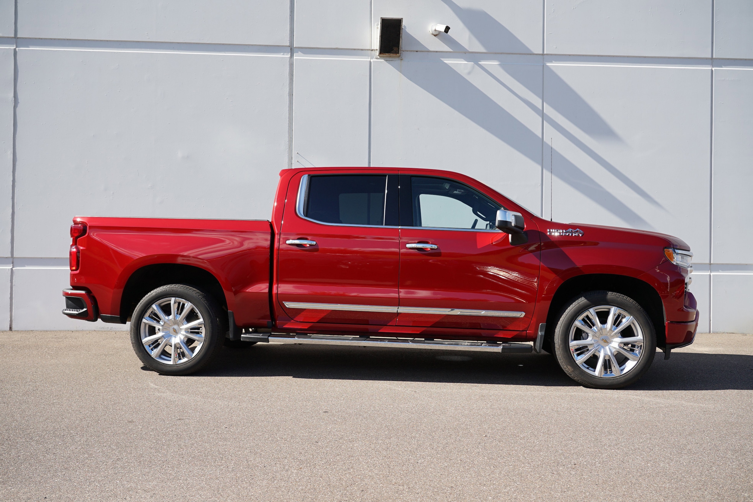 Used 2024 Chevrolet Silverado 1500 High Country with VIN 1GCUDJEDXRZ157910 for sale in Cold Spring, Minnesota
