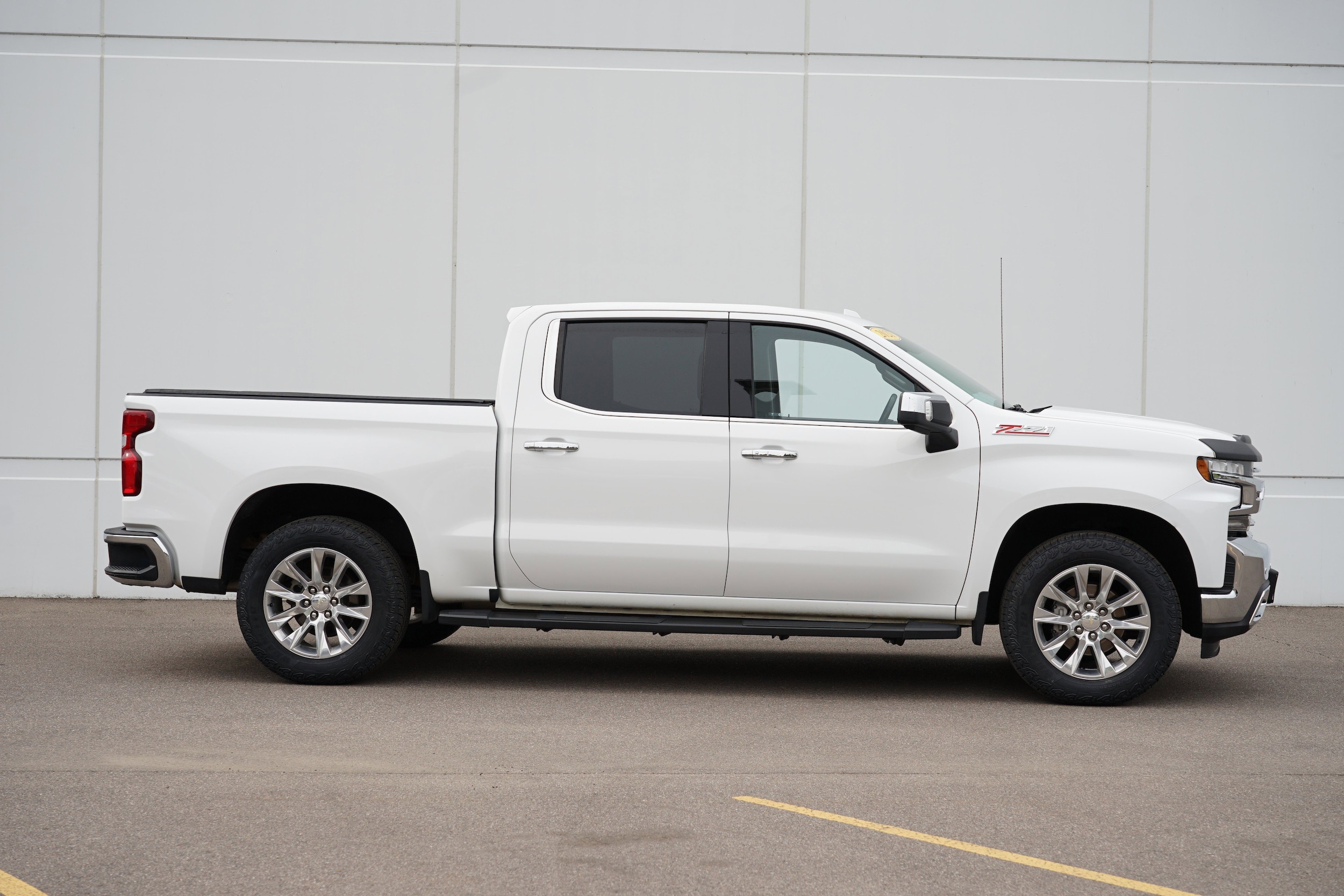 Used 2021 Chevrolet Silverado 1500 LTZ with VIN 3GCUYGED0MG123992 for sale in Cold Spring, Minnesota