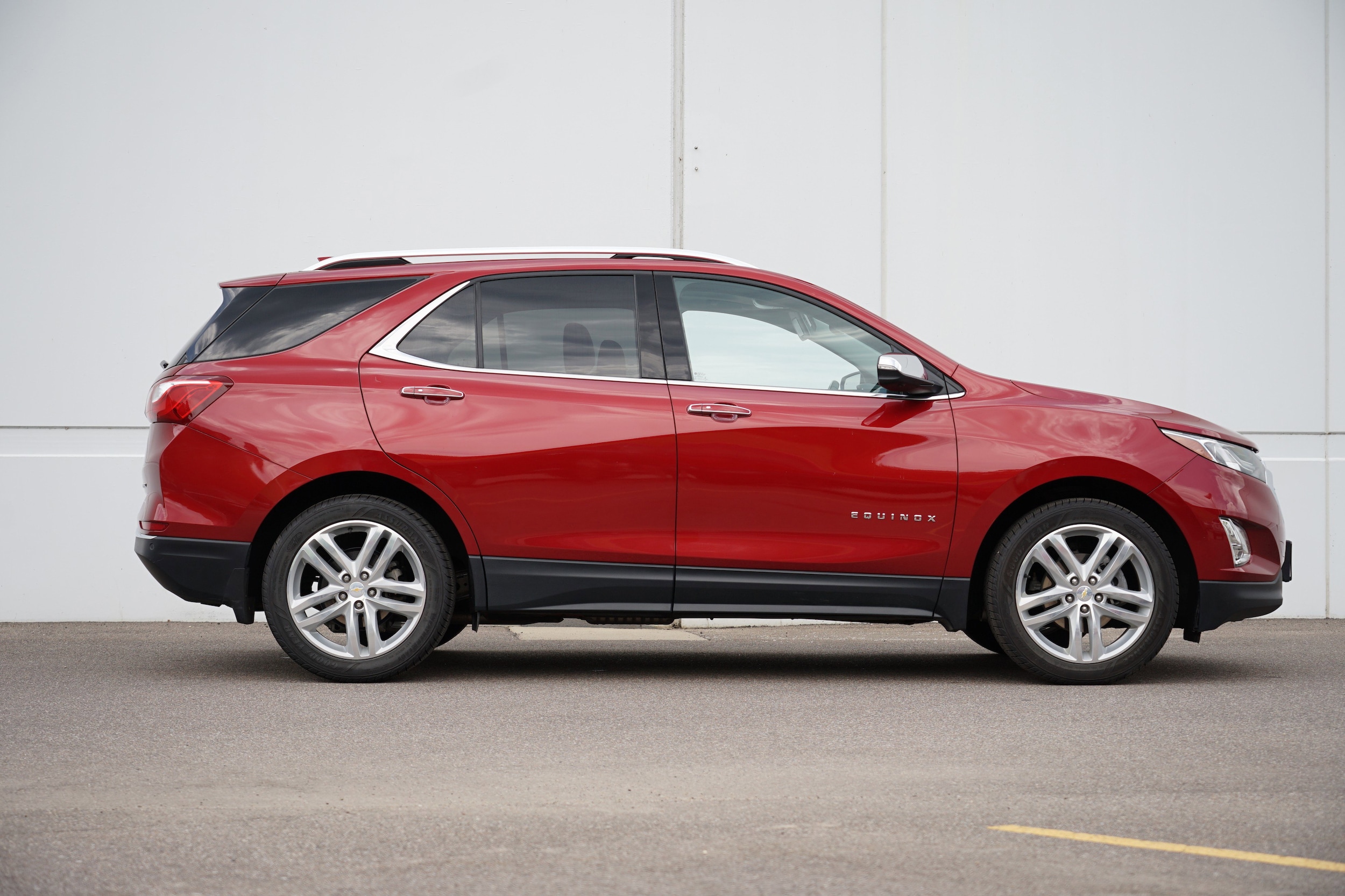 Used 2019 Chevrolet Equinox Premier with VIN 2GNAXNEV5K6140029 for sale in Cold Spring, Minnesota