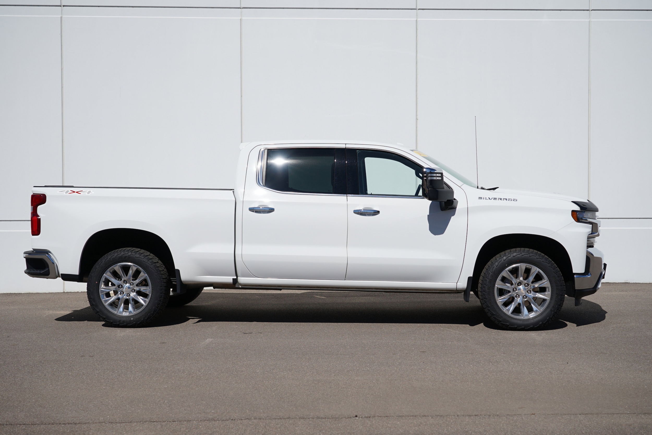 Used 2022 Chevrolet Silverado 1500 Limited LTZ with VIN 1GCUYGEL3NZ129035 for sale in Cold Spring, MN