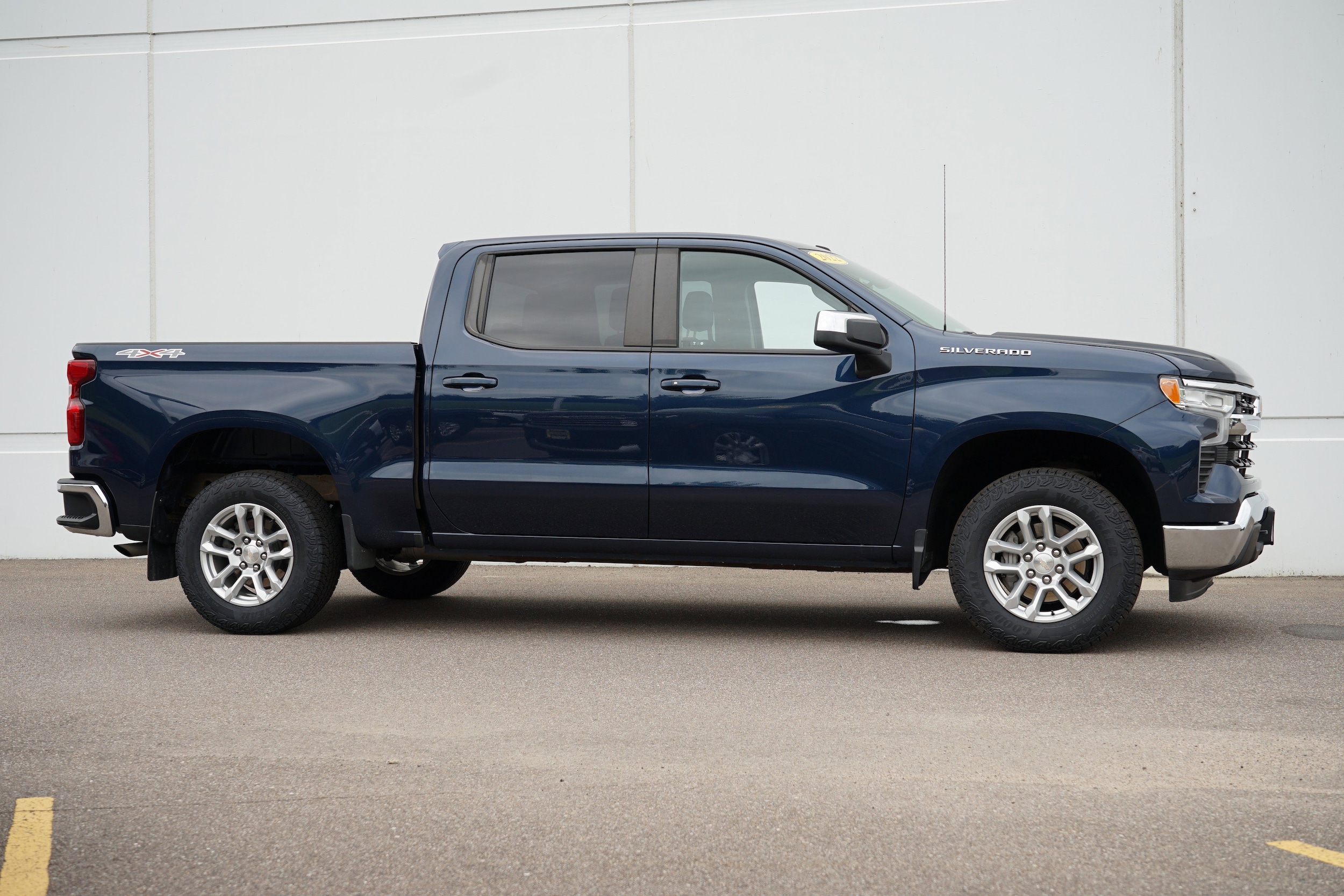 Used 2022 Chevrolet Silverado 1500 LT with VIN 2GCUDDED3N1508046 for sale in Cold Spring, Minnesota