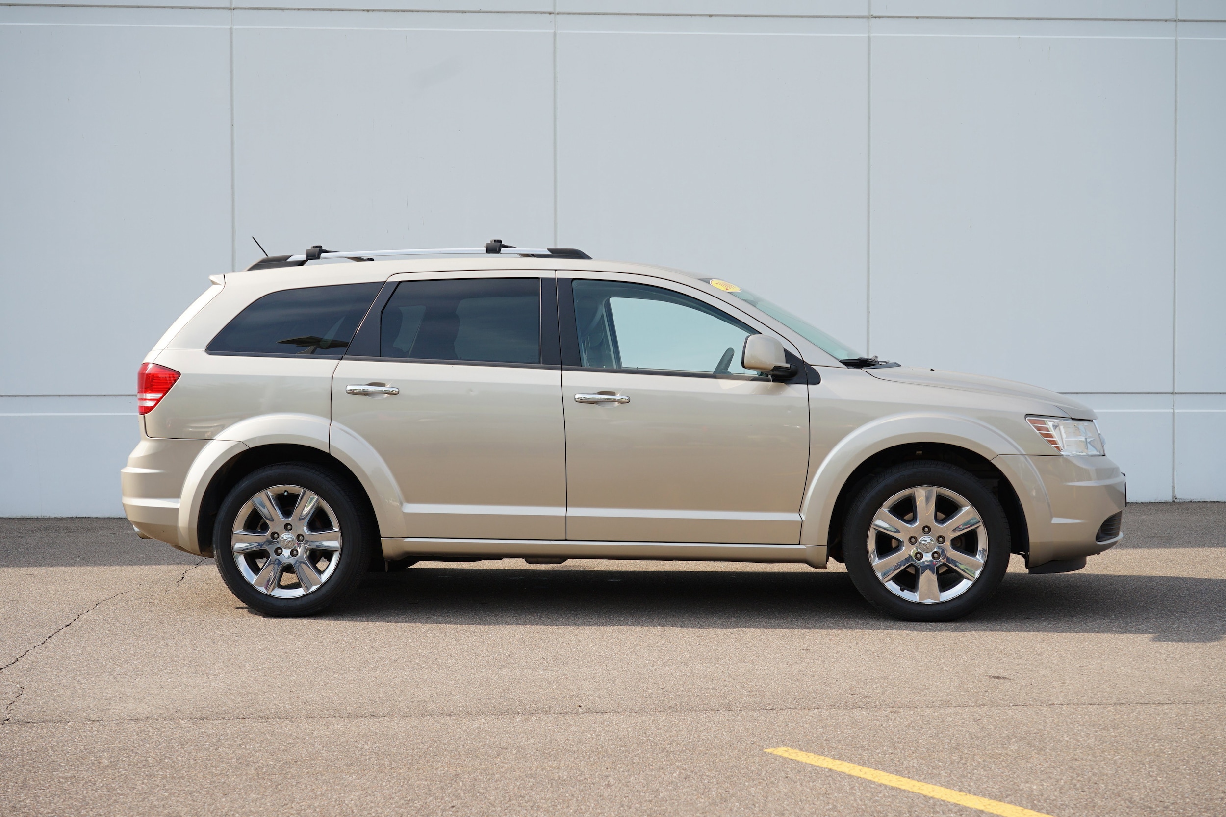 Used 2009 Dodge Journey R/T with VIN 3D4GH67V49T171784 for sale in Cold Spring, Minnesota