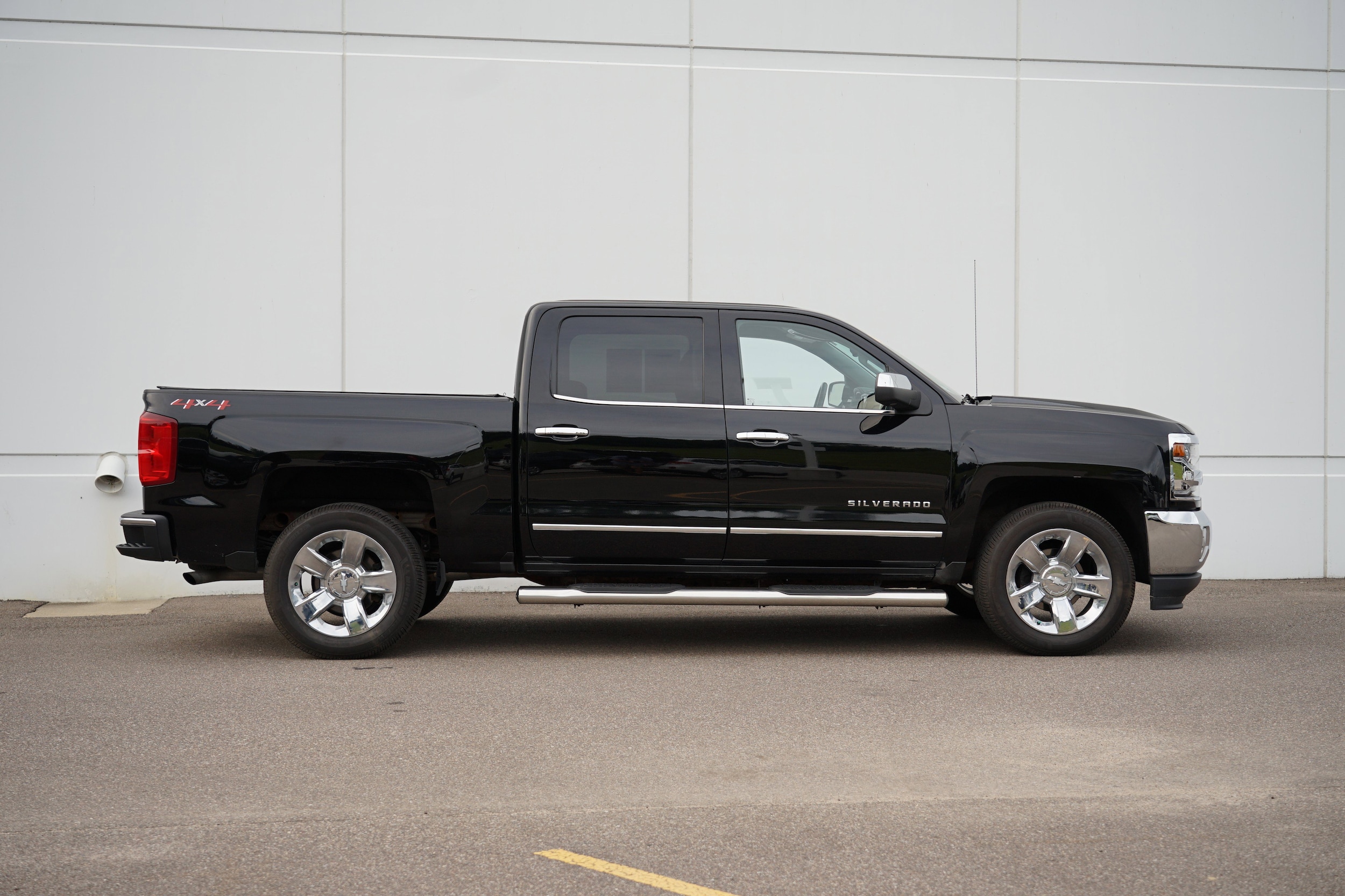 Used 2018 Chevrolet Silverado 1500 LTZ with VIN 3GCUKSEC1JG543154 for sale in Cold Spring, Minnesota