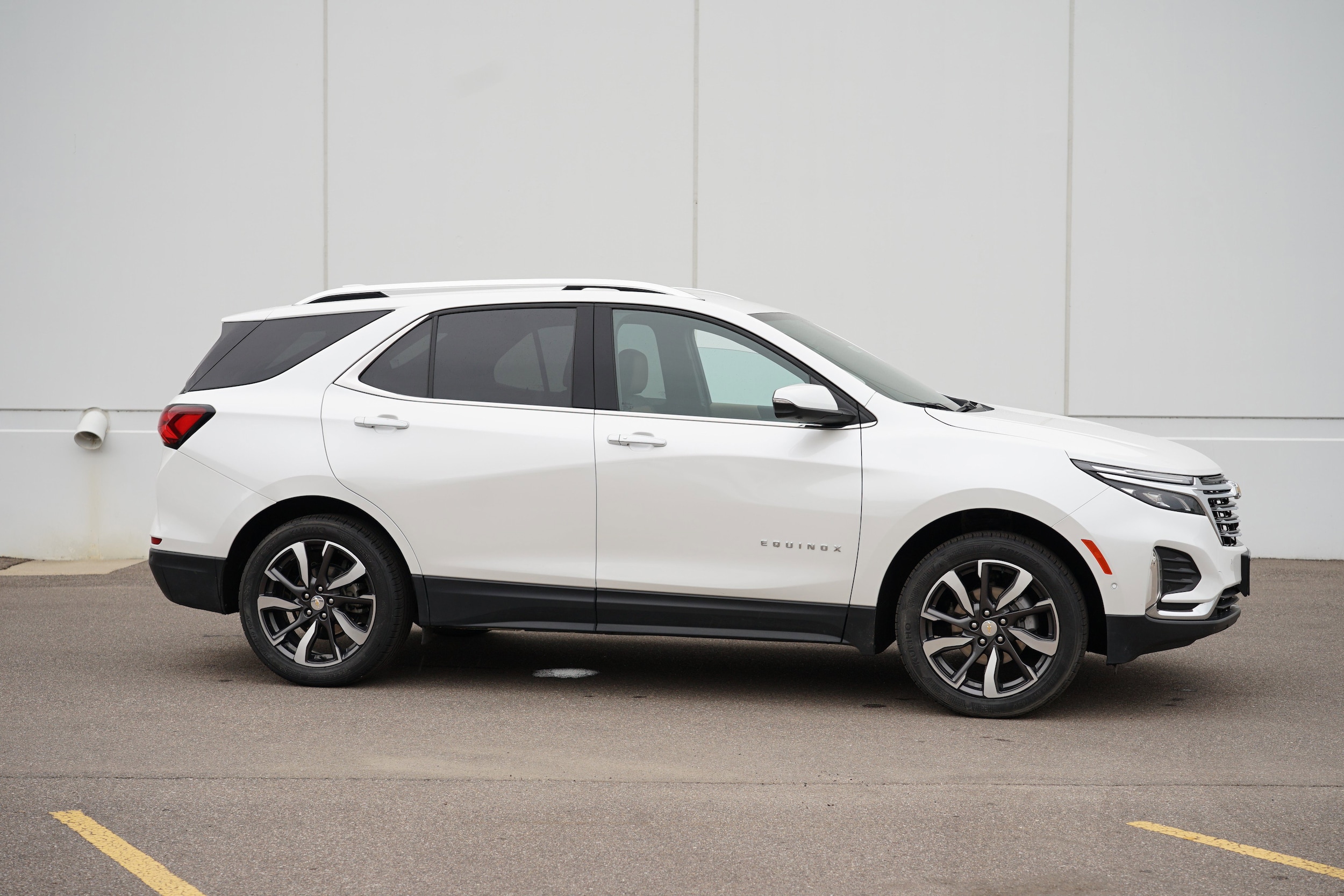 Used 2022 Chevrolet Equinox Premier with VIN 3GNAXXEV8NS233905 for sale in Cold Spring, Minnesota