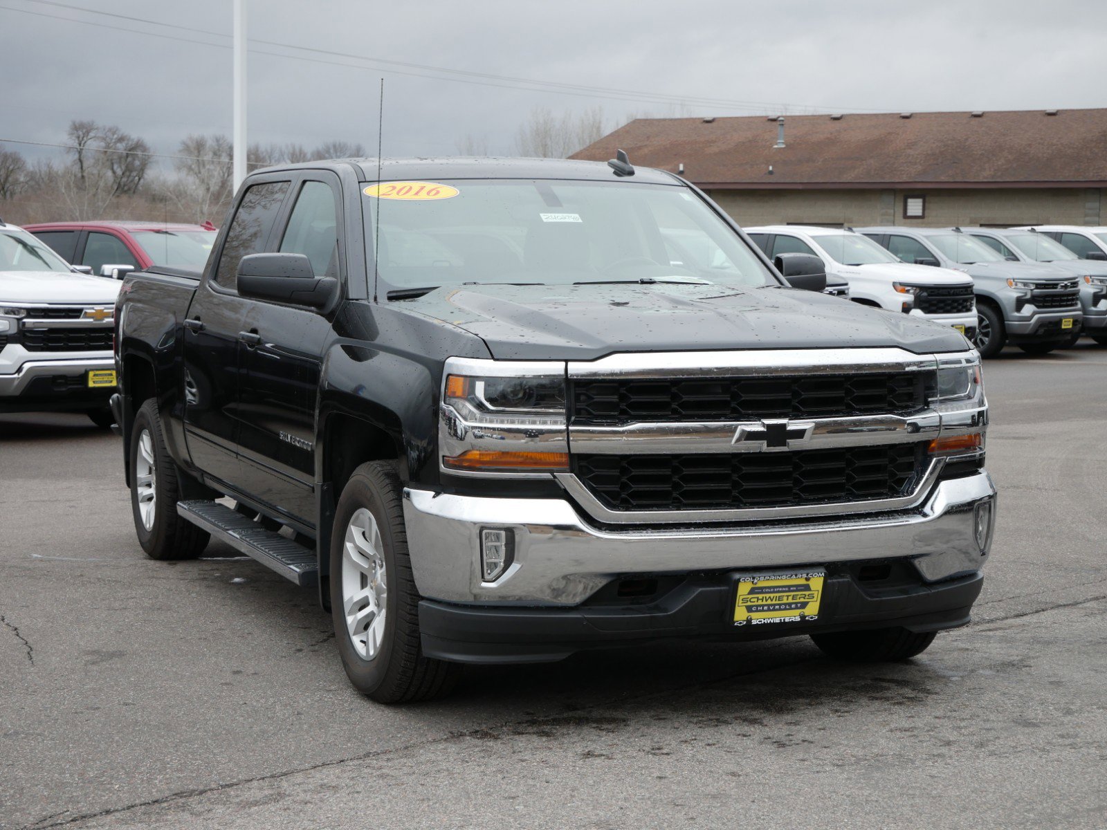 Used 2016 Chevrolet Silverado 1500 LT with VIN 3GCUKREC3GG113921 for sale in Cold Spring, Minnesota