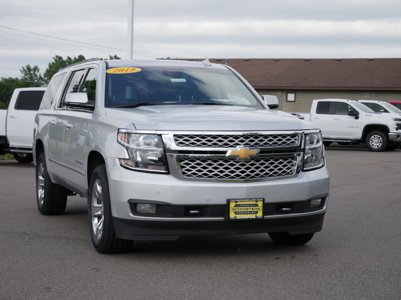 Used 2019 Chevrolet Suburban LT with VIN 1GNSKHKC8KR168290 for sale in Cold Spring, Minnesota