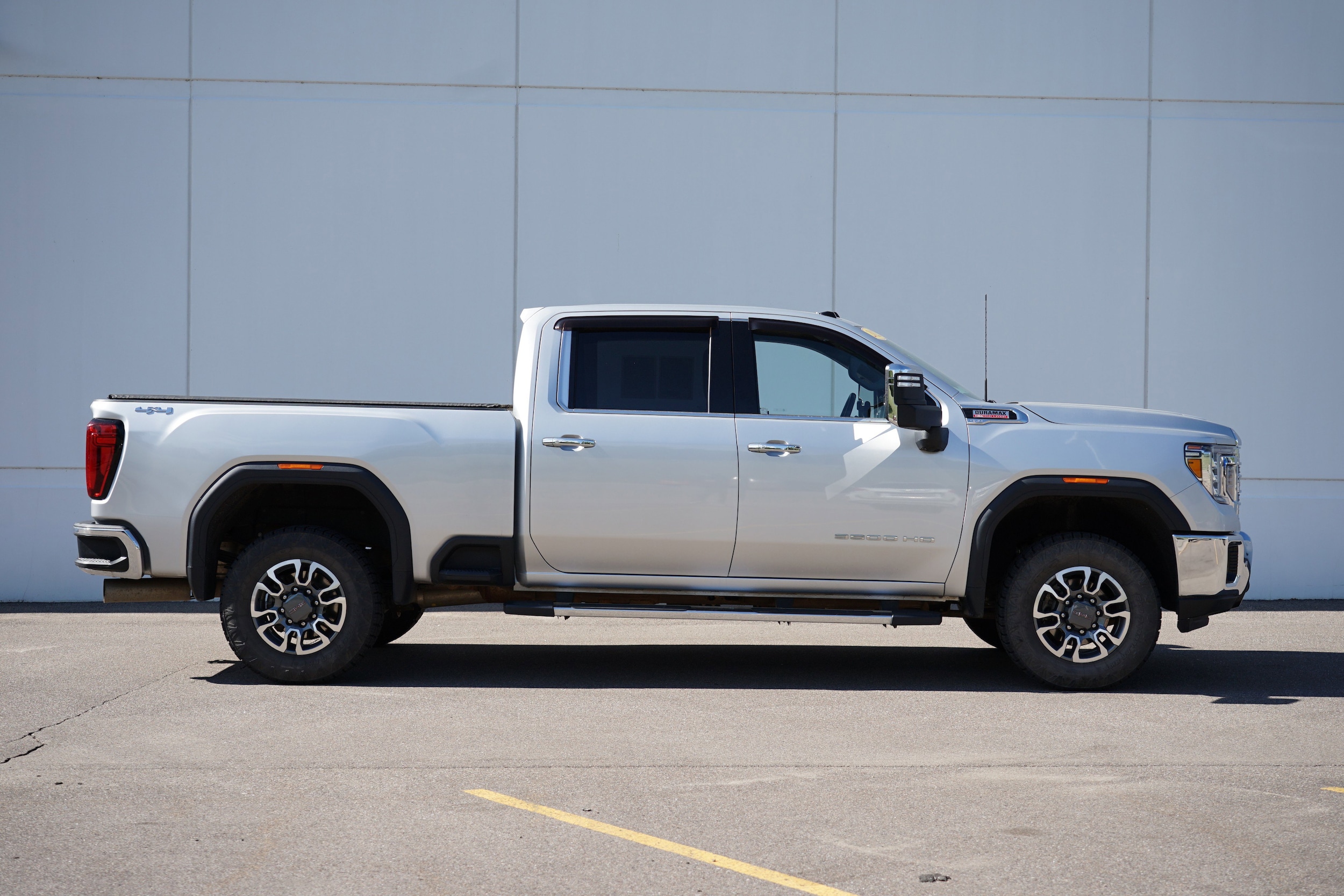 Used 2022 GMC Sierra 3500HD SLT with VIN 1GT49UEY9NF188003 for sale in Cold Spring, MN